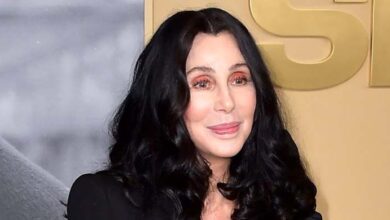Photo of 40 years younger! The paparazzi showed 76 yearold Cher with her lover