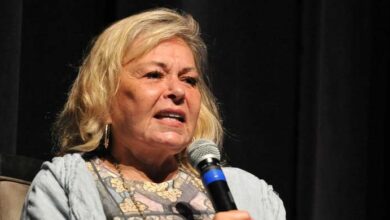 Photo of Roseanne Barr Said She ‘Would Die Many Times’ after Sara Gilbert ‘Destroyed’ Her Life & She Got Fired