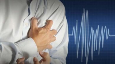 Photo of One Month Before A Heart Attack, Your Body Will Warn You Of These 7 Signs