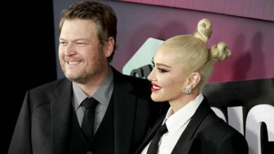 Photo of Blake Shelton and Gwen Stefani share wedding throwback photos for their second anniversary.