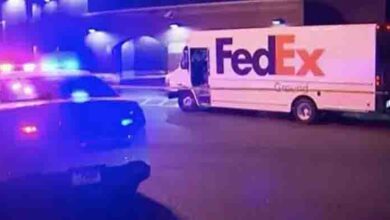 Photo of FedEx Driver Shot And Robbed While Delivering Package, Returns Fire And Kills Robber