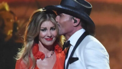 Photo of Faith Hill fights back the tears in a moving tribute to a devastating loss.