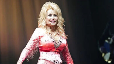 Photo of End of an Era: Dolly Parton Retires from Touring to Spend More Time with Her Husband!