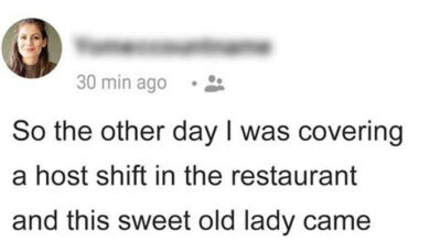 Photo of The poor old lady began to cry when the waiter brought her bill.