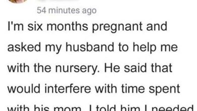 Photo of Husband Tells Pregnant Wife ‘You Know My Mom Comes before You’ & Goes to His Mother Instead of Helping Her
