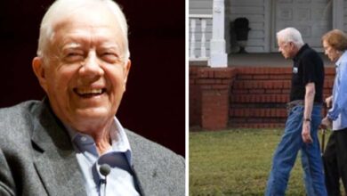 Photo of Jimmy Carter leaves hospice to say goodbye at Rosalynn’s funeral, pays heartbreaking tribute with blanket