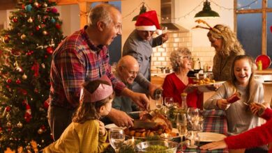 Photo of Disrespectful man invites huge family for 5-Day Christmas, doesn’t tell pregnant wife, he expects apology