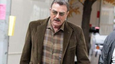 Photo of Tom Selleck, 76, Makes Rare Appearance While Running Errands In LA