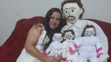 Photo of A Woman Who Married A Ragdoll Says Life With Kids Is Complicated