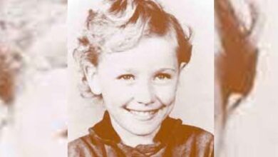 Photo of She started as a poor girl with many siblings before rising to fame as a country music star:She is currently 77 years old!