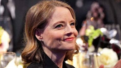 Photo of Jodie Foster & Her Gorgeous Wife Make a Rare Appearance in Matching Elegant Outfits: Photos