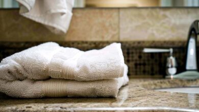 Photo of My Stepmother Secretly Gave Me a Towel – My Dad’s Reaction When He Saw It in My Bathroom Flabbergasted Me