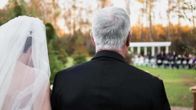 Photo of Dad Completely Refused to Walk His Daughter Down the Aisle