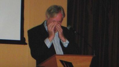 Photo of Girl Is Ashamed of ‘Dirty’ Dad Who Works as Coal Miner, Cries as He Takes Mic at Her Graduation