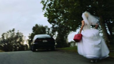 Photo of Bride Runs Away from Her Own Wedding after Getting a Mysterious Wedding Gift -B