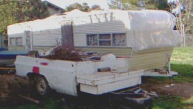 Photo of Poor Man Wakes up One Morning and Finds His Late Father’s Old Trailer in His Backyard