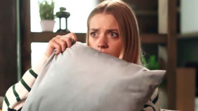 Photo of My Father-in-Law Gave Me a Pillow as an Anniversary Gift – I Was Shocked When I Learned His True Intentions