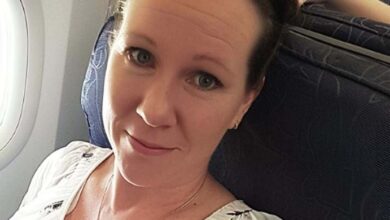 Photo of Flight Attendant Forced Me to Kneel on the Plane While Pregnant – Her Reason Left Me in Shock