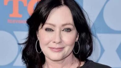 Photo of ‘Charmed’ & ‘Beverly Hills 90210’ Star Shannen Doherty, 53, Dies: Tragic Details