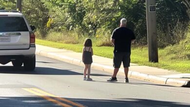 Photo of My Dad Left Me When I Was 13 — Ten Years Later, I Saw Him on the Side of the Road Hitchhiking with a Little Girl