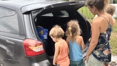 Photo of A single mother of four buys a used car, and the seller advises her to check the trunk once she gets home—today’s story.