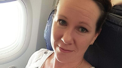 Photo of Flight Attendant Forced Me to Kneel on the Plane While Pregnant – Her Reason Left Me in Shock