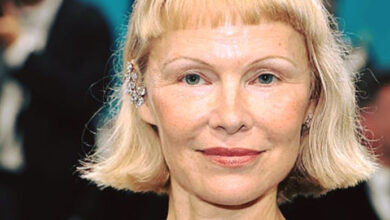 Photo of Pamela Anderson’s bold