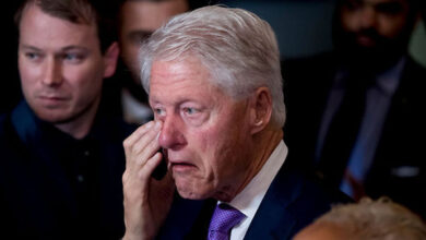 Photo of Bill Clinton with tears in their eyes