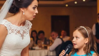 Photo of At her mother’s wedding, the girl took the microphone
